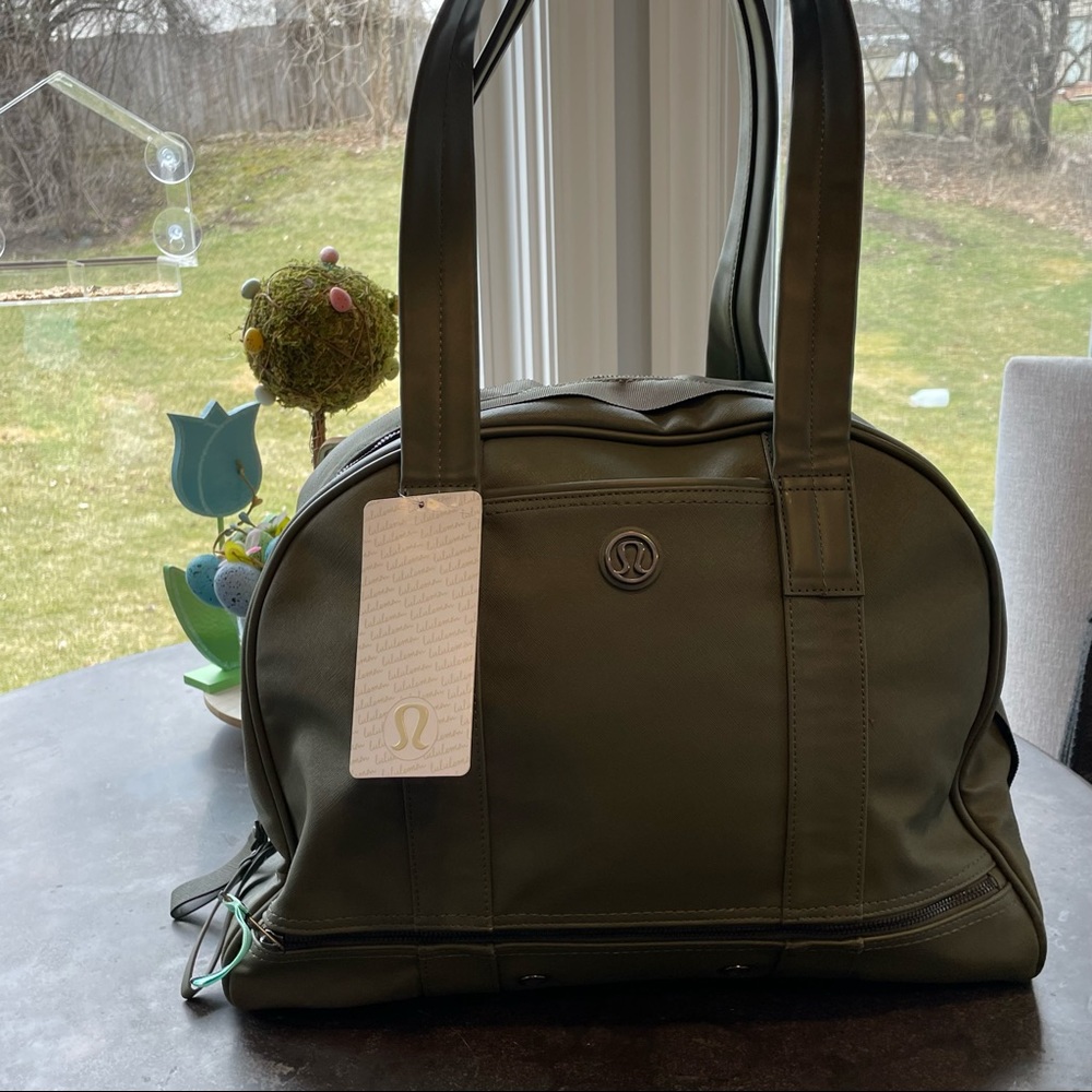 NWT~ Lululemon Om for One bag